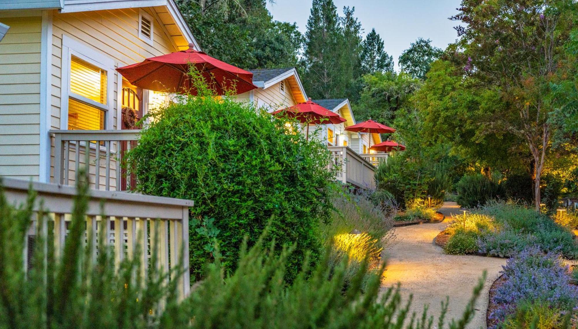 קליסטוגה Aurora Park Cottages מראה חיצוני תמונה